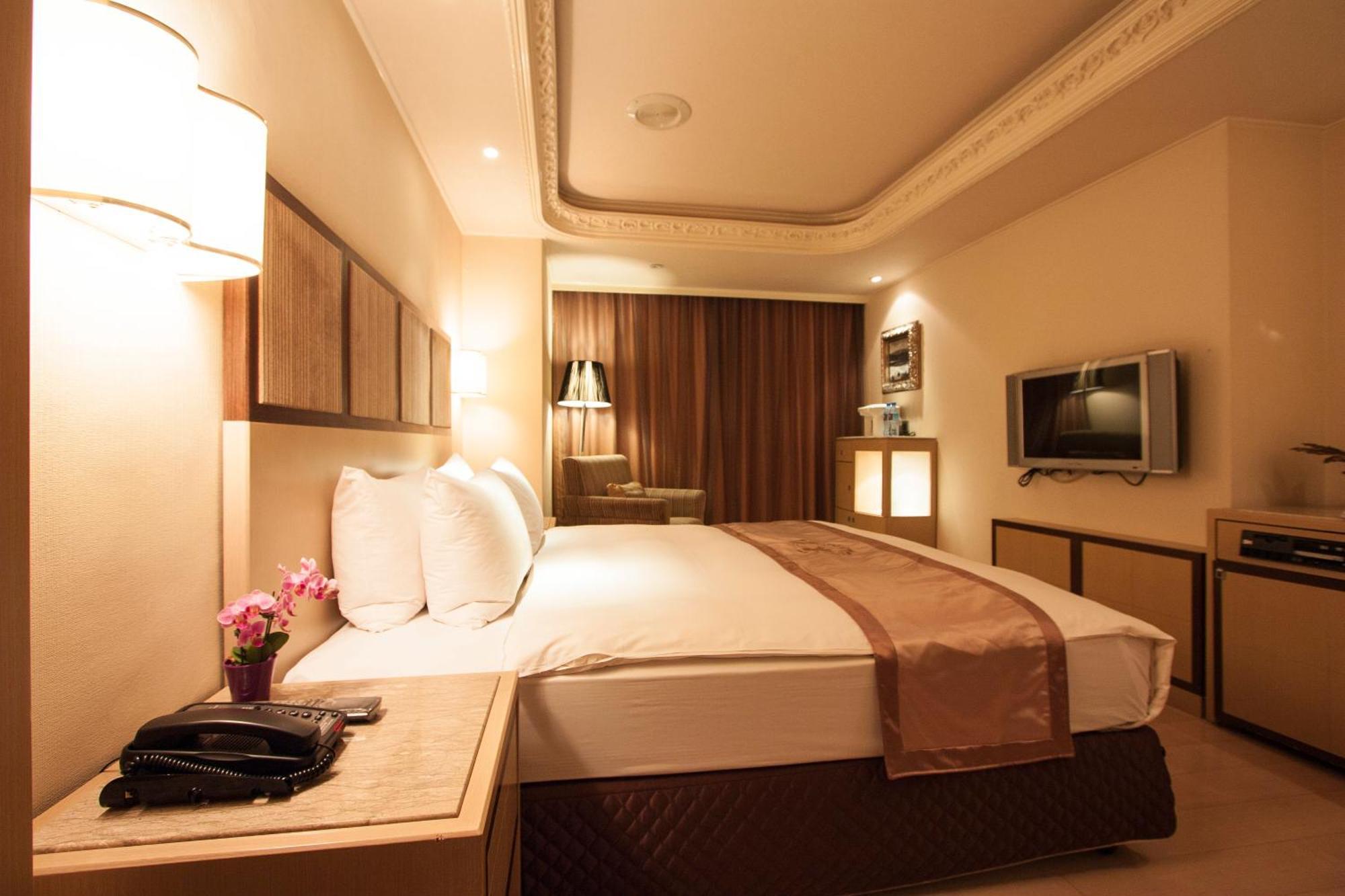 Taipei Charming City Hotel Esterno foto