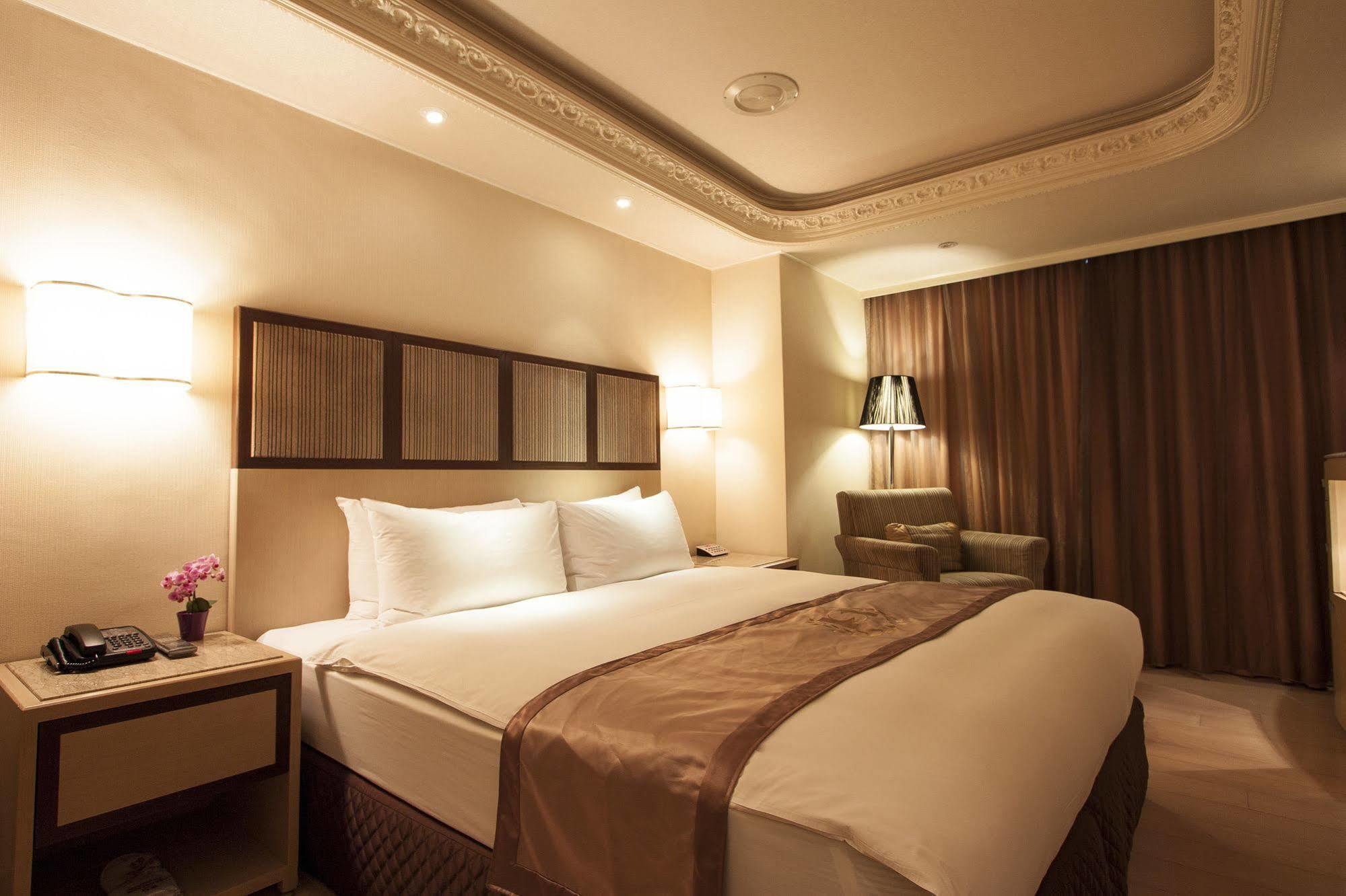 Taipei Charming City Hotel Esterno foto
