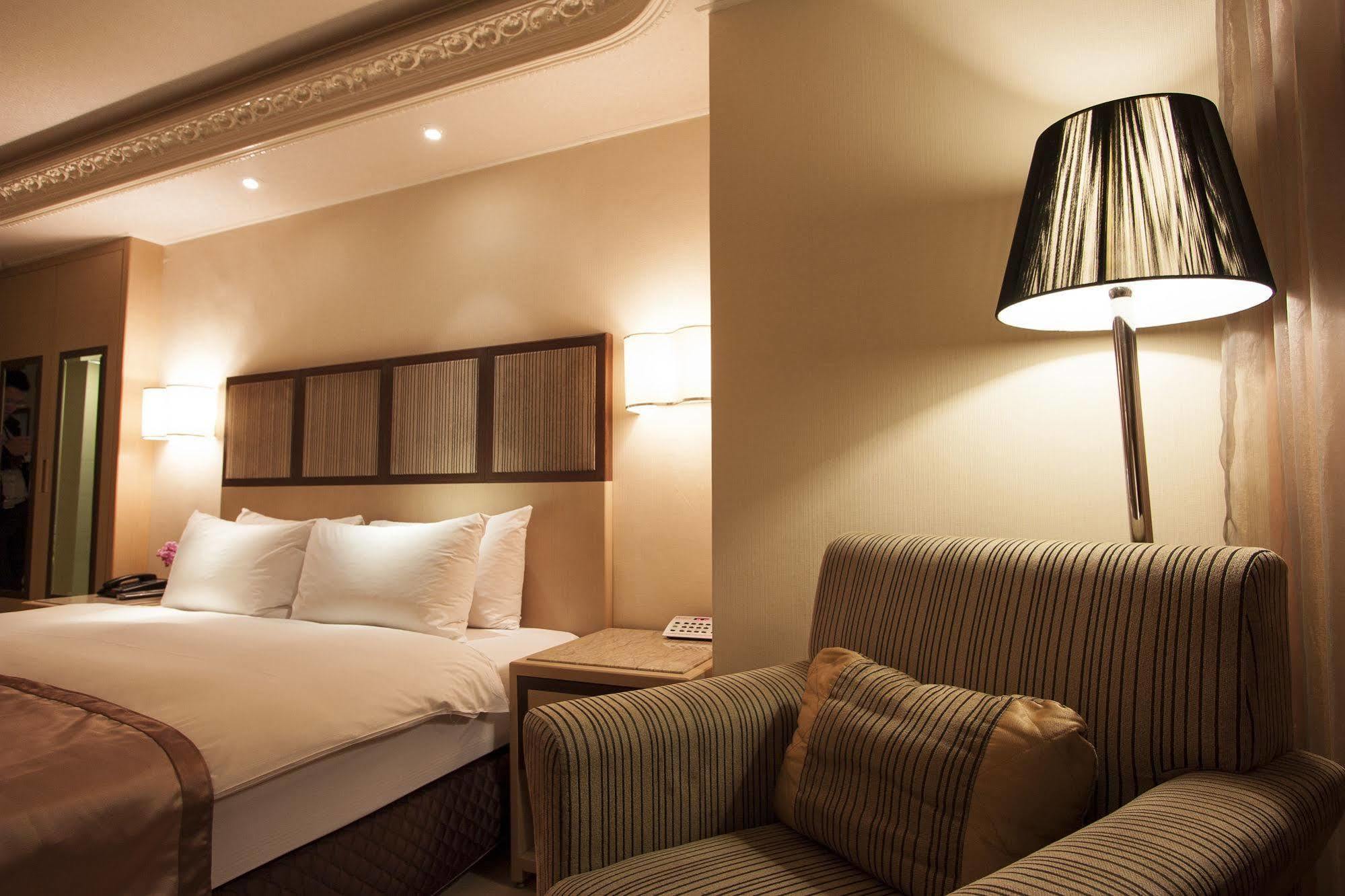 Taipei Charming City Hotel Esterno foto